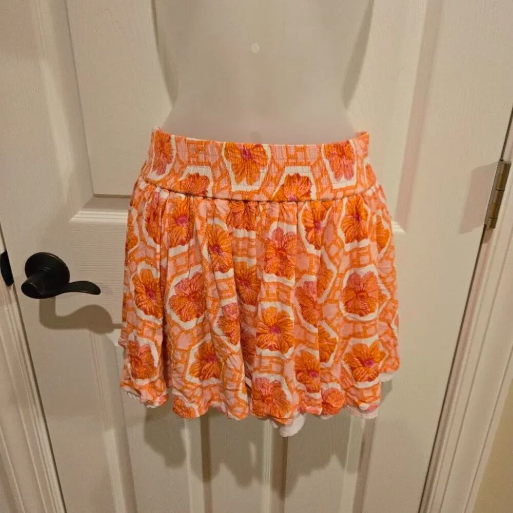 Emily McCarthy Swing Short in Floral Crochet Size Small